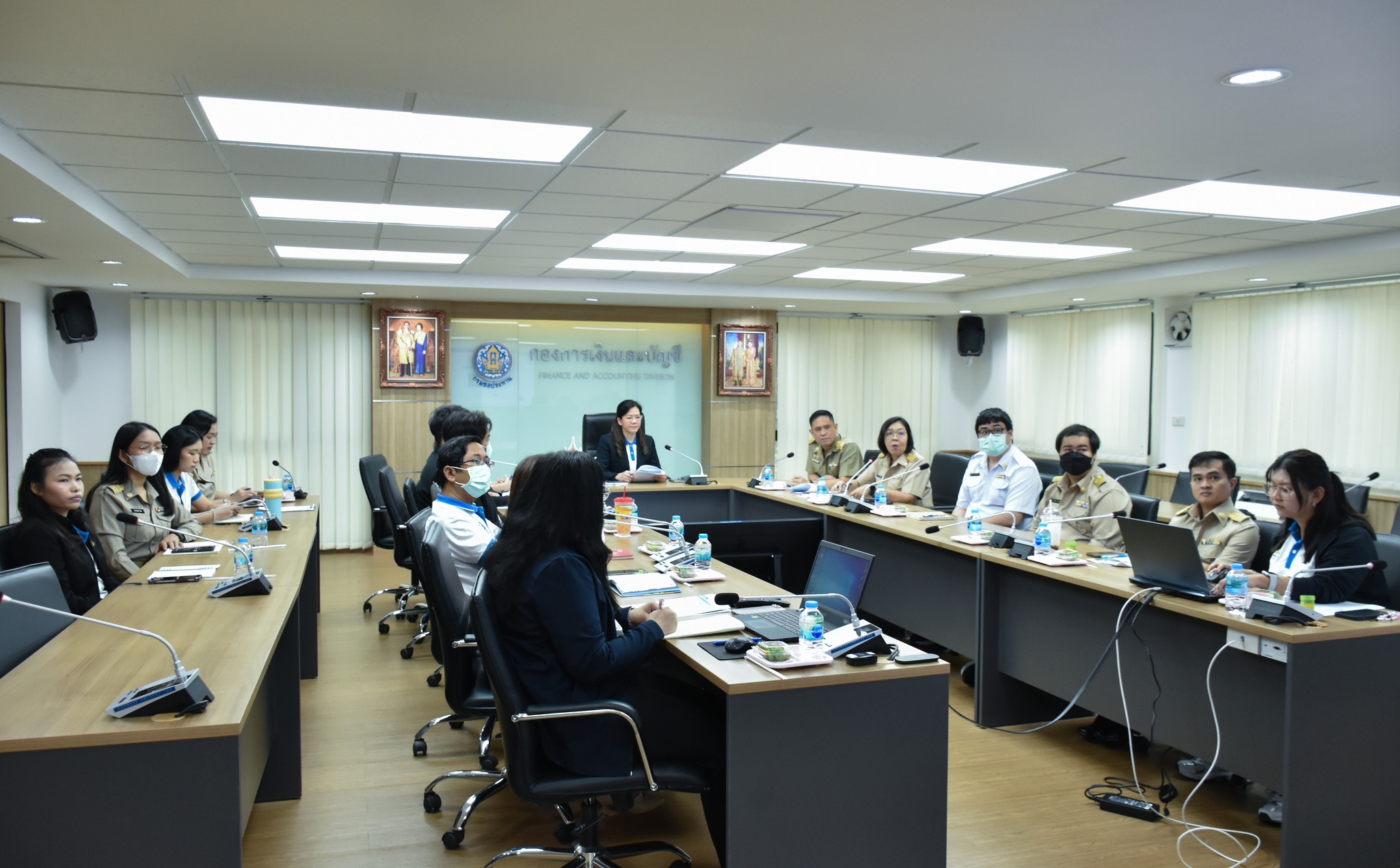 ประชุมการรับมอบระบบการหักหนี้สวัสดิการ (Welfare Loan System) ณ ห้องประชุมกองการเงินและบัญชี