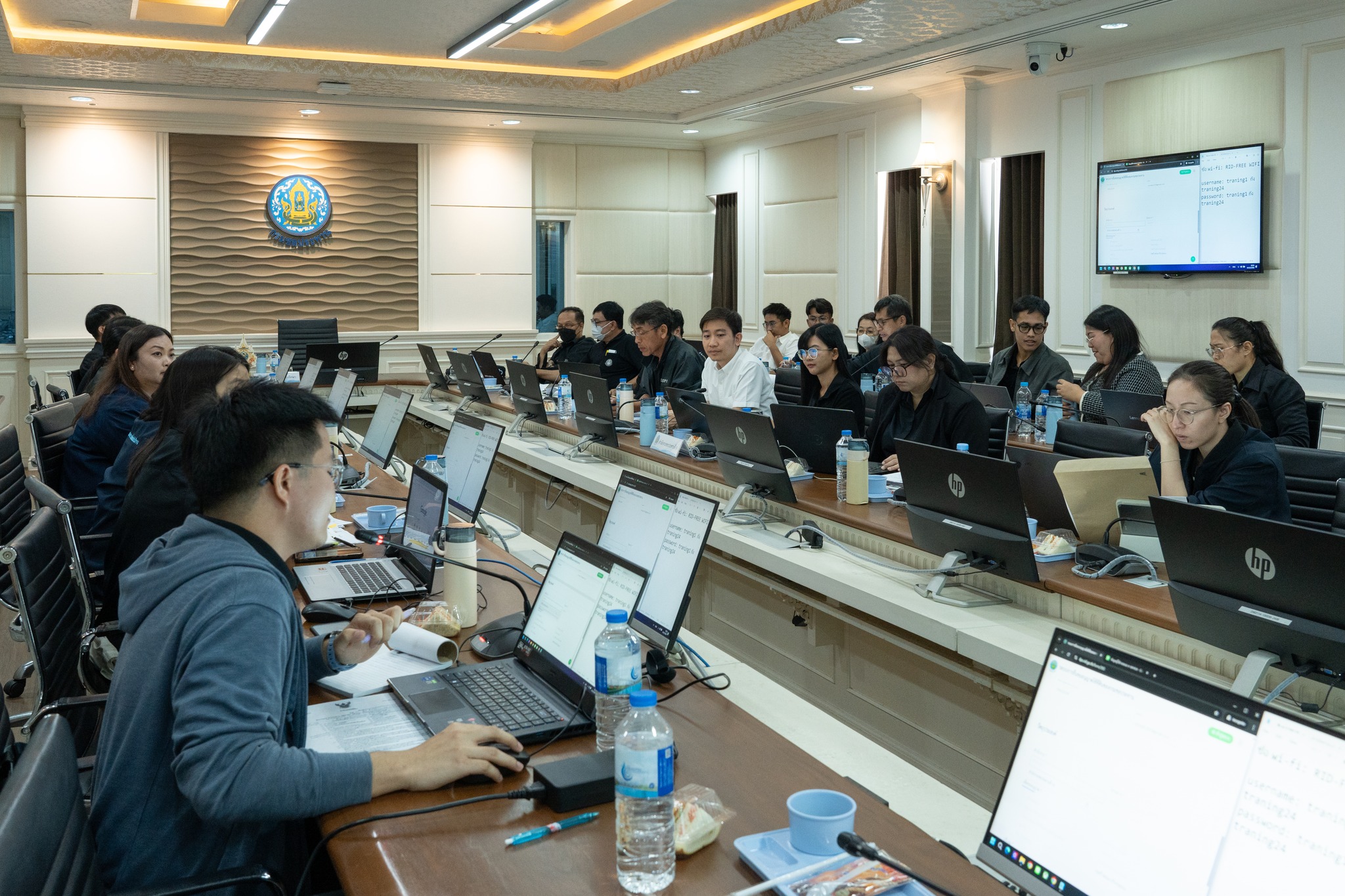 สบ.ทส.และเจ้าหน้าที่สสภ.เป็นวิทยากรฝึกอบรมระบบการยื่นขออนุญาตใช้ที่ดินของกรมชลประทาน